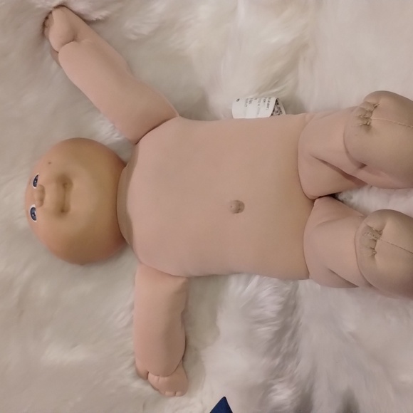 CHRISMAS RARE New York Police Dept NYPD CABBAGE PATCH DOLL copyright 1978, 82 - Picture 12 of 16